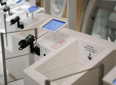 self checkout uniqlo