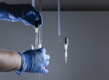 Teste laboratorial para análise de potabilidade da água, assegurando segurança e qualidade