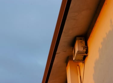 Entretien préventif saisonnier d'une climatisation extérieure pour une performance durable