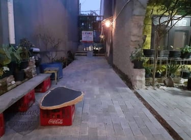 tiles batu andesit palimanan lantai interior hunian elegan