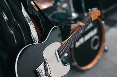 Polly Maggoo groupe rock Nantes guitare