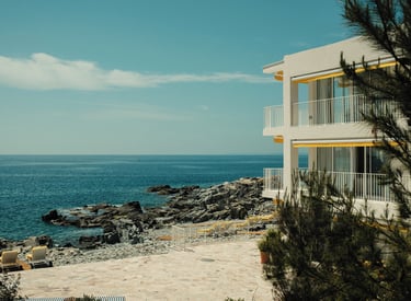 Hôtel Les Roches Rouges — French Riviera, France