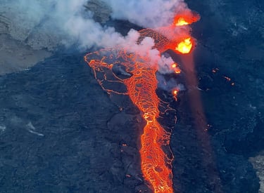 Iceland Volcano Helicopter Landing — Iceland