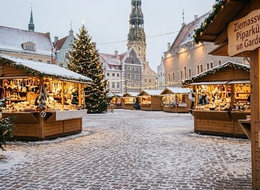 Snowy Christmas market in Riga Old Town featuring wooden stalls and a decorated tree.