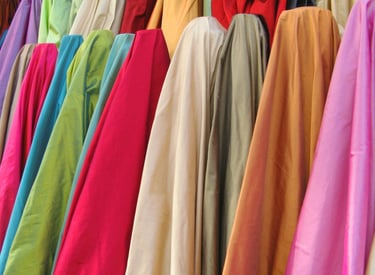 Rongzhiyue: display of colorful fabric