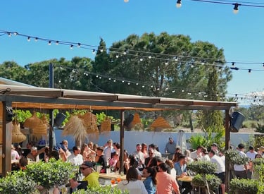 après midi ensoleillé au Restaurant et bar Les Jardins de Beo à Canet-en-Roussillon