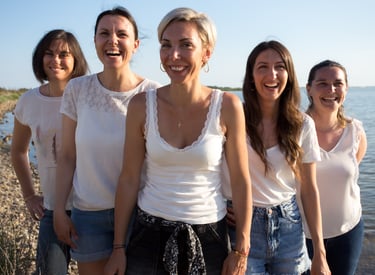 Séance photo EVJF à Montpellier, groupe d’amies en extérieur