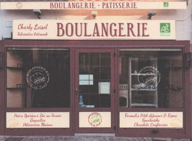 La devanture et la nouvelle enseigne