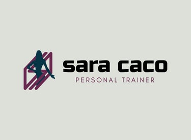 Fundo cinza claro com o logotipo feito para Sara Caco