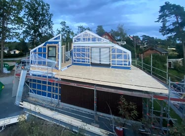 Wooden house builder