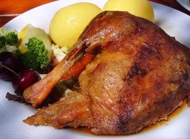 Frango - Assado - com - Alho - Ervas - e - Batatas - ao - Forno