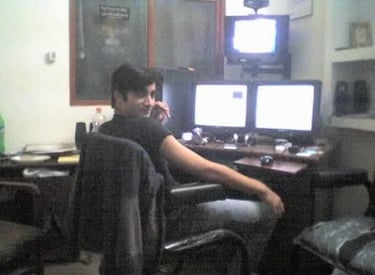 Naghman's 1st Own Editing Setup (2006) pic taken by Makeup Artist (Shahid Ali Chita)