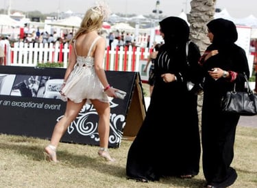 Dress code in Oman for Woman