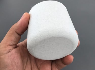 pieza impresa con impresora 3d, de color blanco