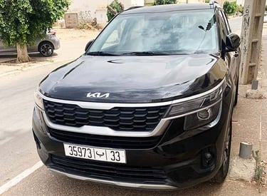 kia seltos voiture routière noire location voitures agadir-aeroport