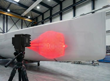 Laser sheaograohy testing a yacht hull