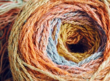 Hilos de colores para hacer tejidos de macramé