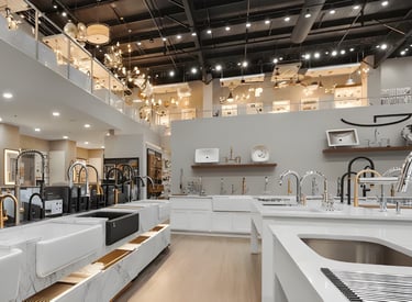 interior de uma loja de torneiras