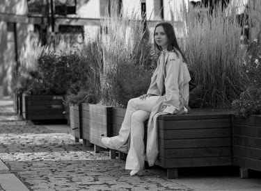 Portret w scenerii miejskiej.