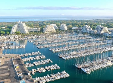 la grande pyramide de la motte et son port
