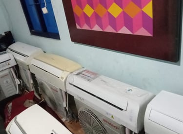 Stok AC bekas berbagai merek seperti Sharp, Samsung, Aqua di Rahma Tia Aircond Yogyakarta