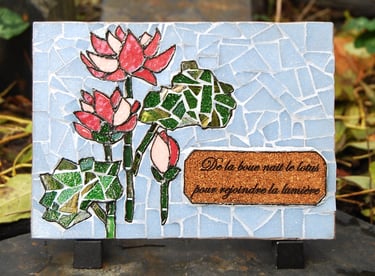 plaques funéraire en mosaique, personnalisable, motif lotus, poème