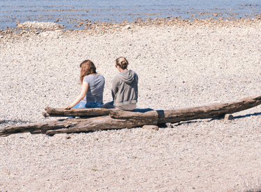 Gespräch am Strand