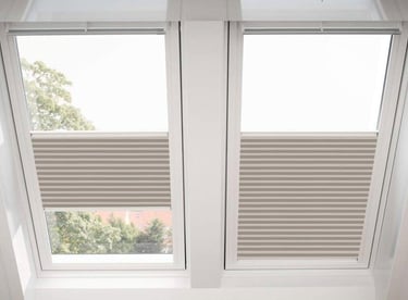 jaluzele plisate cu montaj pe ferestre tip Velux