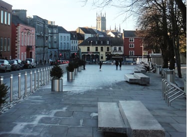 Polished concrete seating and façade in Kilkenny City by Uniqrete for GKMP Architects