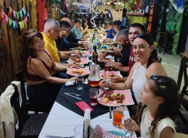 clientes felices en candelabro parrila