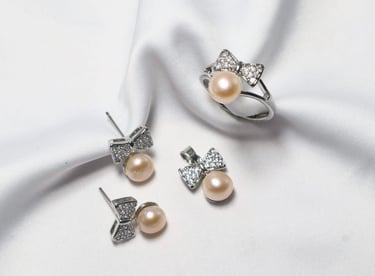 set perhiasan mutiara