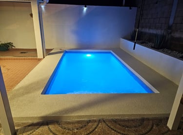 Piscina con Luminaria de Summer Pool Solutions