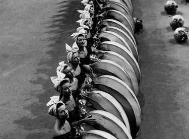 The Gang’s All Here – Carmen Miranda’s dancers with oversized bananas in technicolor chaos