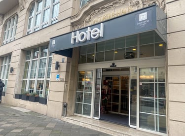 Entrance of Leonardo Boutique Hotel Düsseldorf