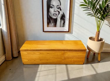 White & Newton Mid-Century Modern low sideboard, teak MCM media unit and storage cabinet, vintage 1970s retro design perfect 