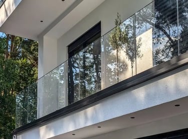 Glass balustrade installation
