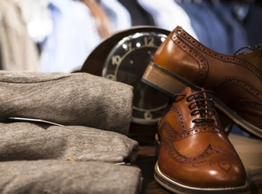 Yuppies Star Wax application – buff leather shoes to a glossy shine