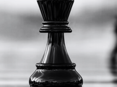 king chess piece