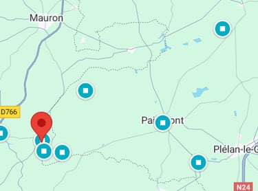 Jade conteuse en foret de Brocéliande dnas les calèches de Barenton