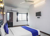Single occupancy AC room in Kharadi for professionals