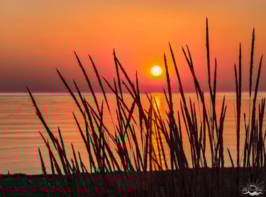 Sunset over Lozenets beach in Bulgaria: A serene, nature-led setting for yoga retreats near Yogessa Guest House.