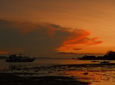 Colorful island sunset view 3D2N El Nido Coron ultimate 3-day expedition