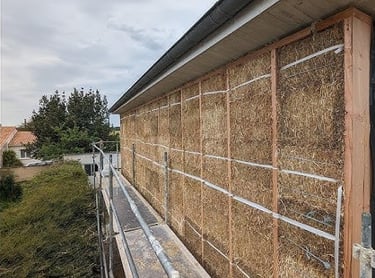 Photo d'une structure en caissons de paille par la société IELO