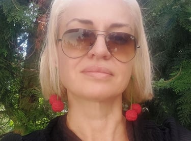 Heklane minđuše inspirisane slatkim crvenim voćkama koje idu u paru.