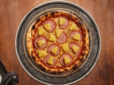 Pizzaria em Porto Alegre da Marquês Pizzaria com lombo com abacaxi