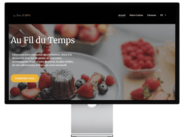 Ordinateur affichant le site web d'un client (Au fil du temps)