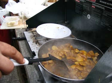 Poêlée de champignons en forêt