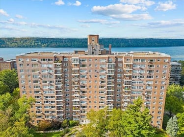 A Hudson view co-op in Riverdale