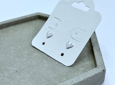 brinco em prata 925 mini coração