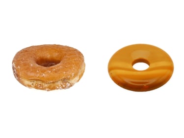 Amerikietiško stiliaus spurga donut ir akmuo donuto formos
